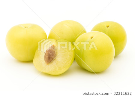 Green sour plum: green sour plum 32211622
