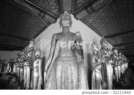 Buddha statue, Black and white 32211940