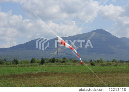 pointer to the direction and strength of wind  32213458