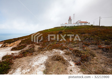 A view of the Atlantic Ocean from Cape Rock 32213900