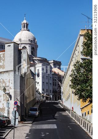 Old Lisbon street with cars Old Lisbon street with cars 32213906