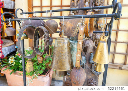 Gift shop with vivid souvenirs 32214661