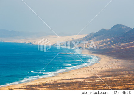 View of Cofete beach in Fuerteventura Island 32214698
