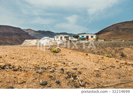 Road to Cofete beach in Fuerteventura Island Road to Cofete beach in Fuerteventura Island 32214699