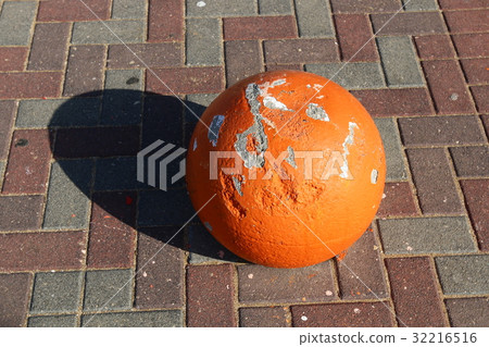 Geometry on city streets Geometry on city streets 32216516