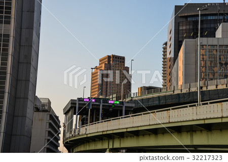 Nakanoshima expressway entrance and high-rise building Nakanoshima expressway entrance and high-rise building 32217323