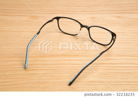 Glasses Glasses 32218235