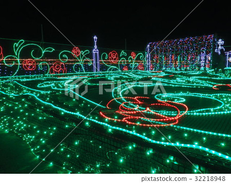 Illuminations of roses of Sagamiko Lake Pleasure Forest 32218948