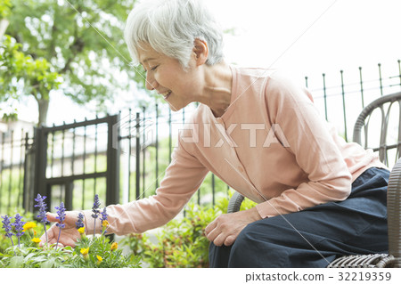 Visiting nursing care 32219359