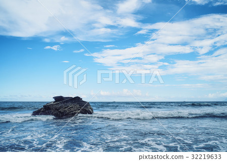 外面的Aoum Nada，岩石，海，藍色在室內 32219633