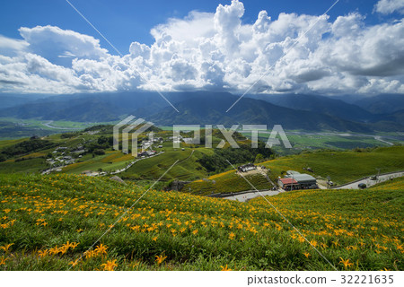 East of Taiwan 32221635