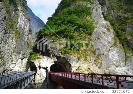 East of Taiwan East of Taiwan 32221672