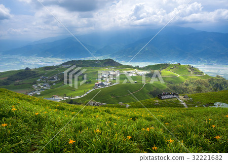 East of Taiwan 32221682