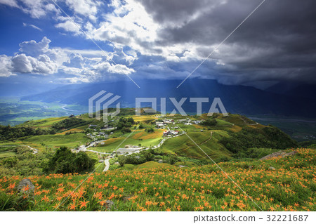 East of Taiwan 32221687