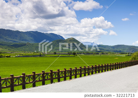 East of Taiwan East of Taiwan 32221713