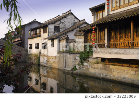 Ancient Town 32223009