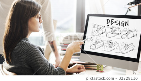 Shoe production procedure sketch drawing Shoe production procedure sketch drawing 32229110