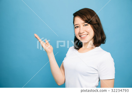 Women who guide 32234793