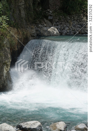 waterfall 32235292