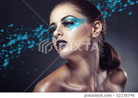 Blue spray Blue spray 32236746