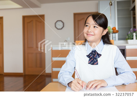 Junior high school girl studying image Junior high school girl studying image 32237057