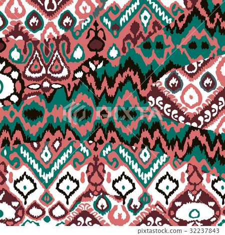 Ethnic bohemian arabesque pattern. Zigzag  32237843