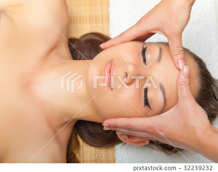 Relaxing massage 32239232