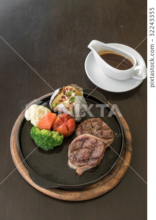 Filet Mignon Steak 32243355