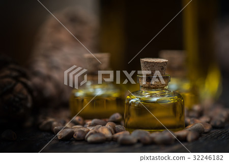Oil of cedar nuts 32246182
