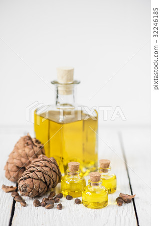 Oil of cedar nuts 32246185