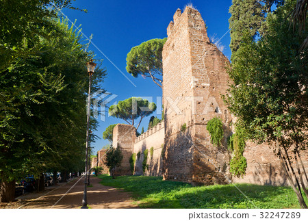 The ancient Aurelian Walls in Rome, Italy The ancient Aurelian Walls in Rome, Italy 32247289