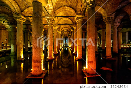 Inside the Basilica Cistern in Istanbul 32248684