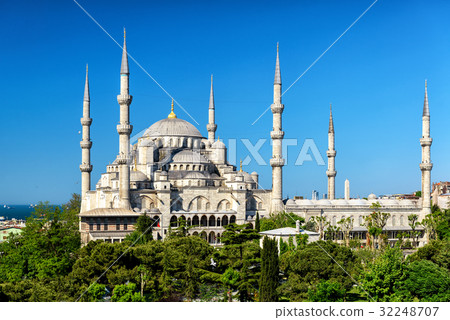 The Blue Mosque in Istanbul 32248707
