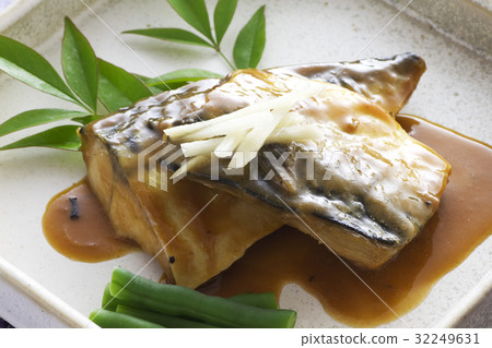 Boiled mackerel with mackerel 12 32249631
