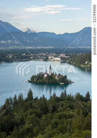 Bled lake with beautiful island Bled lake with beautiful island 32249986