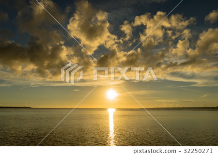 在聖吉海灘的日落 在聖吉海灘的日落 32250271
