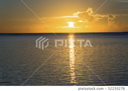在聖吉海灘的日落 32250276