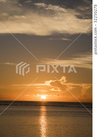 在聖吉海灘的日落 32250278