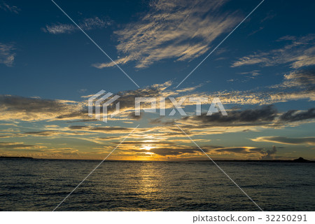 在聖吉海灘的日落 32250291