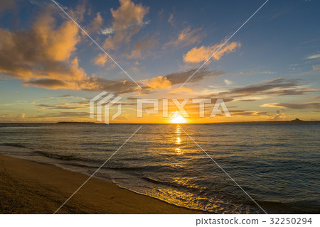 在聖吉海灘的日落 在聖吉海灘的日落 32250294