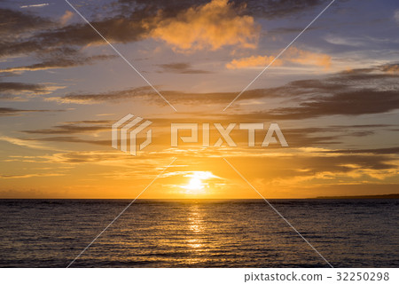 在聖吉海灘的日落 32250298