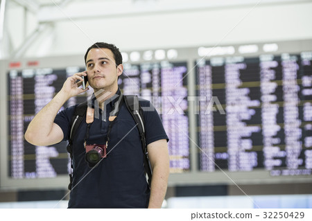 Foreigners who kill time at the airport Foreigners who kill time at the airport 32250429