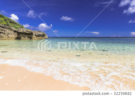 Peace beach of Koryu Island 32250682