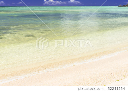 Nirai Beach at Yomitan village Nirai Beach at Yomitan village 32251234