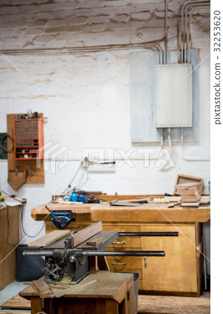 Tools and equipment used for carpentry Tools and equipment used for carpentry 32253620