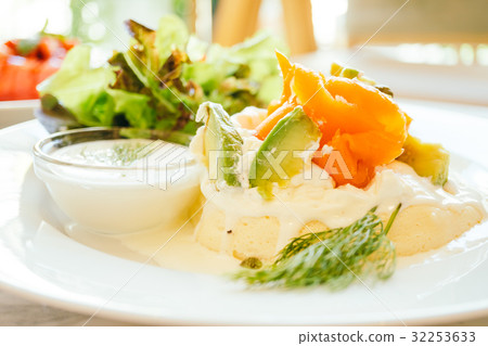 Pancake for breakfast Pancake for breakfast 32253633