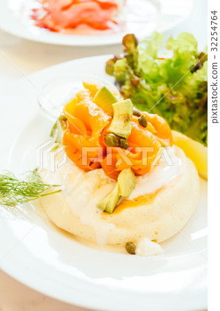 Pancake for breakfast Pancake for breakfast 32254764