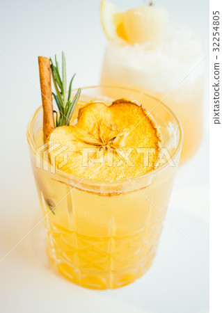 Iced apple cocktails glass 32254805