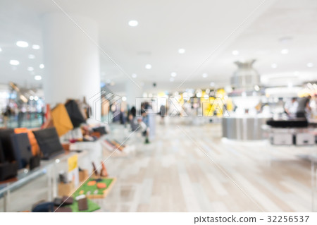 Abstract blur and defocused shopping mall 32256537
