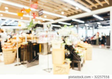 Abstract blur and defocused supermarket 32257558